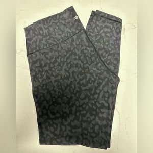 Lululemon Camo-ish Wonder Unders- full 28” length